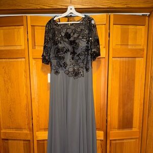 Elegant Black and Gray Floral Long Sleeve Dress